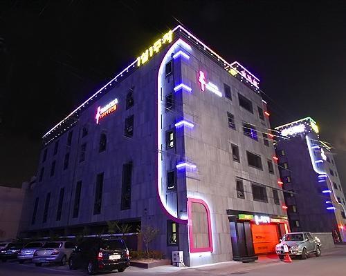 Madoka Motel Кёнджу Экстерьер фото