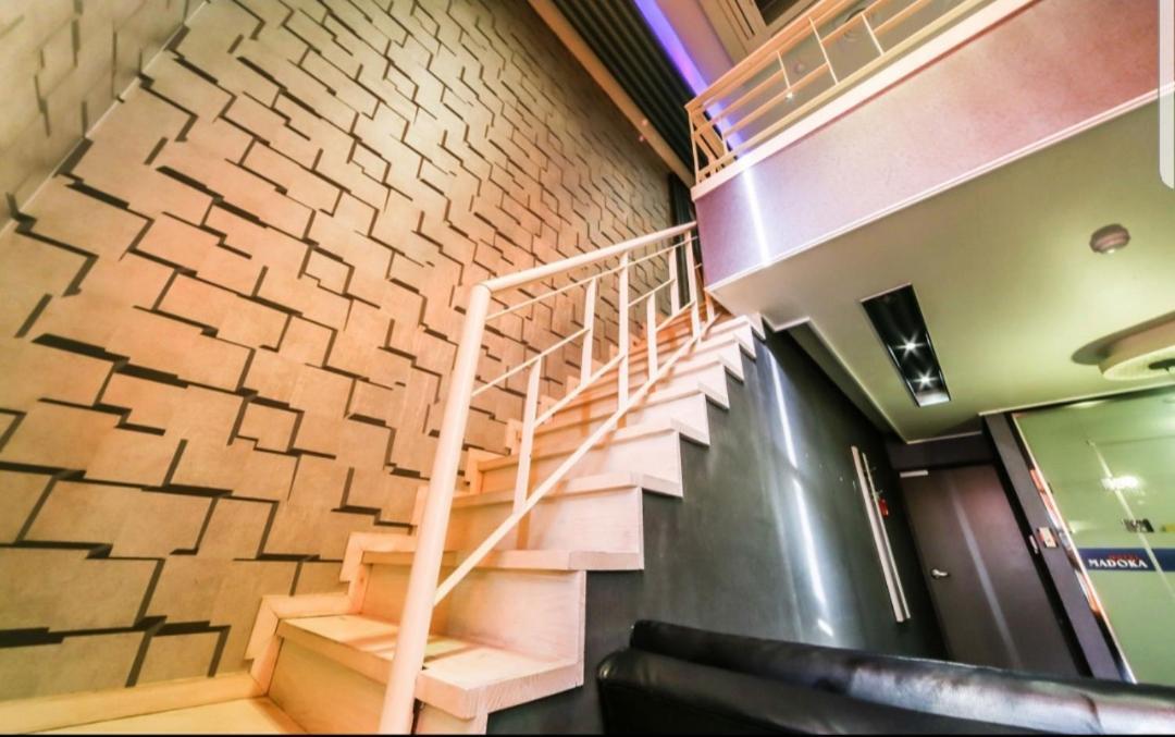Madoka Motel Кёнджу Экстерьер фото