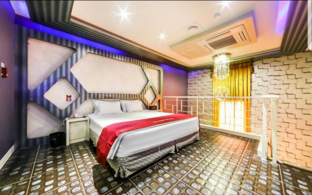 Madoka Motel Кёнджу Экстерьер фото