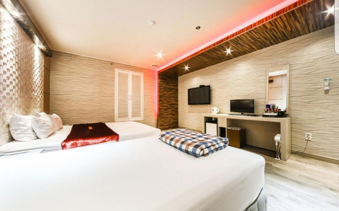 Madoka Motel Кёнджу Экстерьер фото