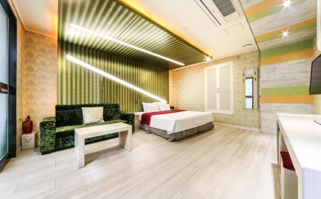 Madoka Motel Кёнджу Экстерьер фото